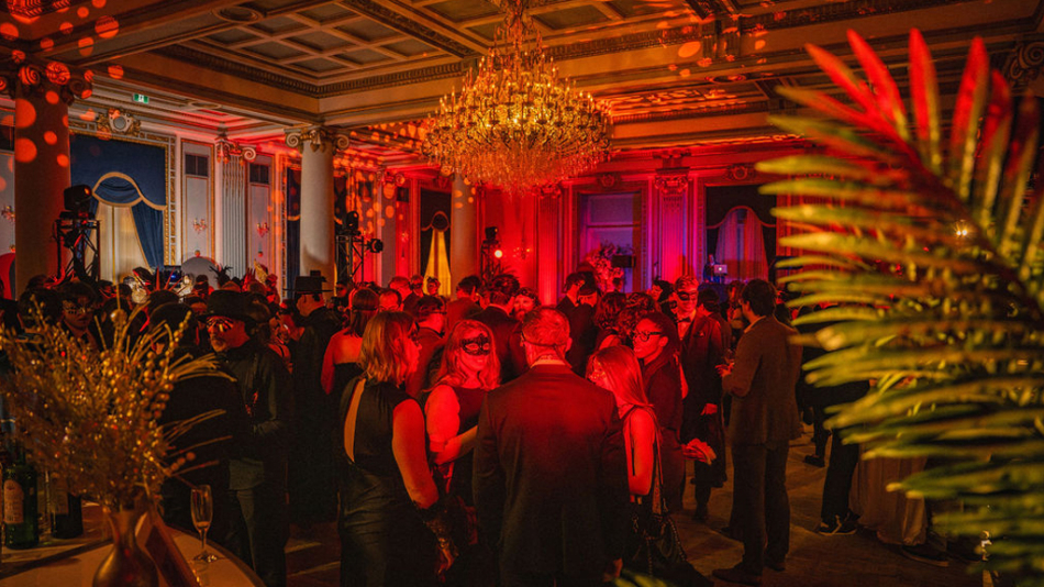 AN EVENING AT THE OPERA